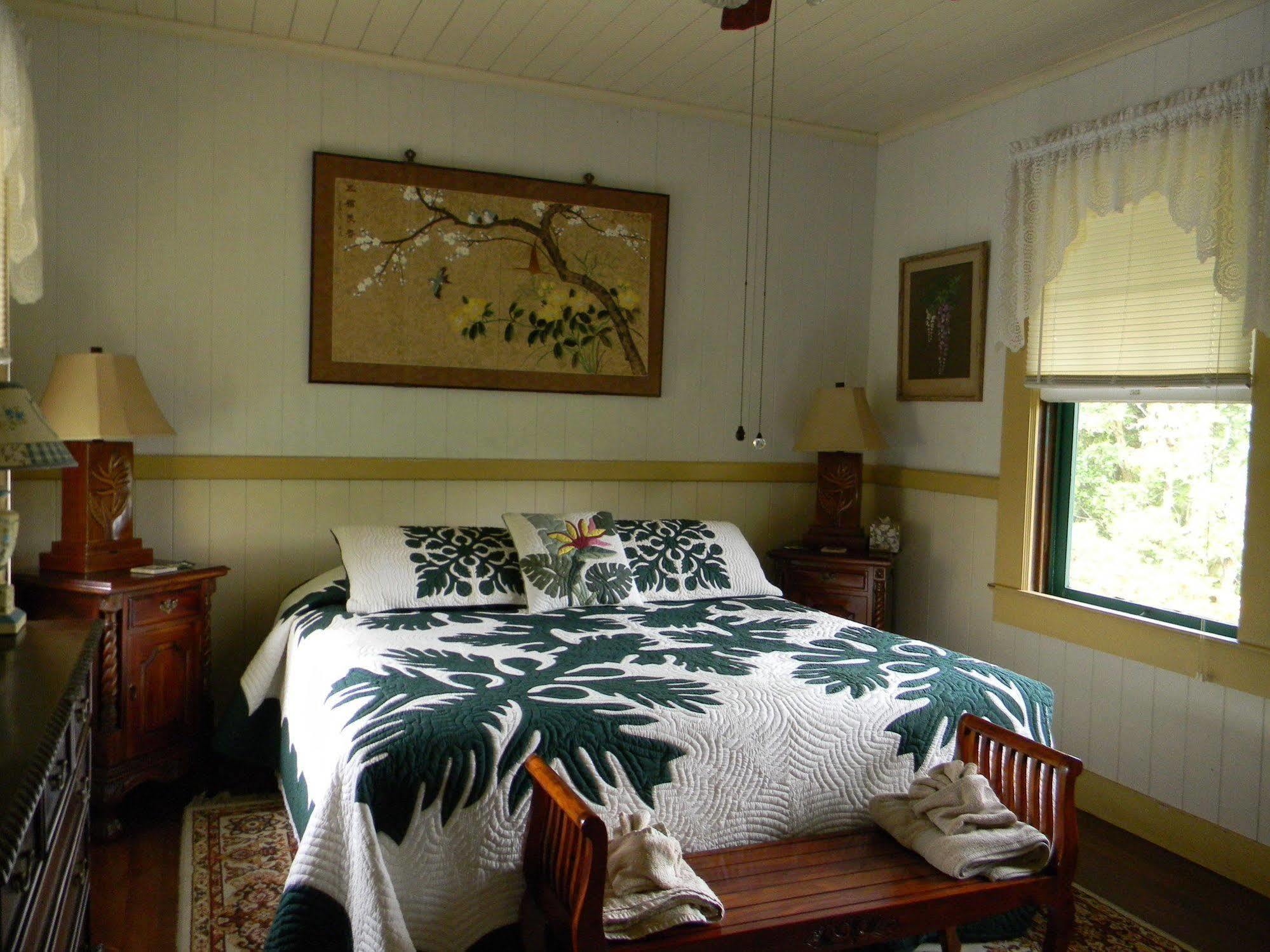 Maureen'S Bed And Breakfast Hilo Exterior photo